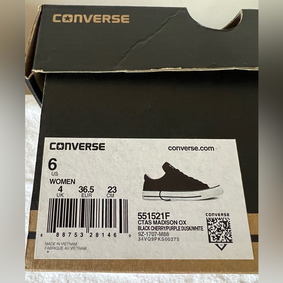 Converse All Start ! In great condition only wore couple times. - Picture 5 of 5